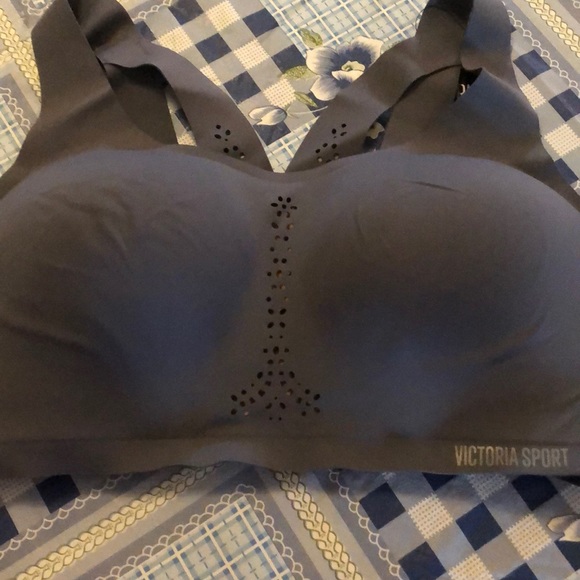 Victoria secret sports bra - Picture 2 of 3